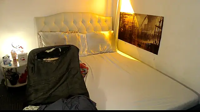 NinaDOM4CUM webcam