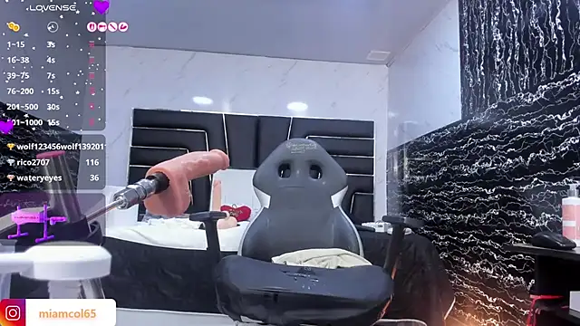 Ladyy_Scarlett webcam