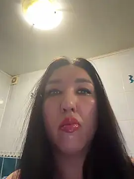 Naughtbaby_2025 live cam on StripChat