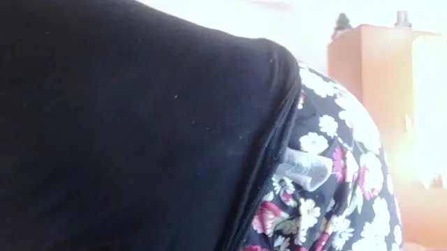 ExtasyMature live cam on StripChat