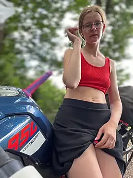 Bikergirl_97 webcam