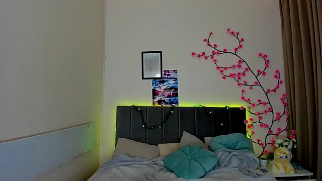 DellaRows webcam