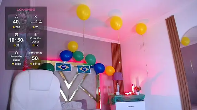 Tiffany_Valentiine webcam