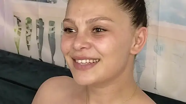 MadameDeFeu webcam