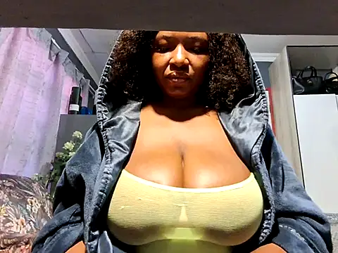EbonyRose9 webcam