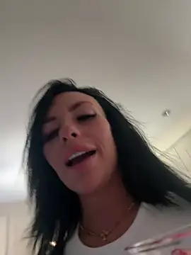 BELLABLACKXUK webcam