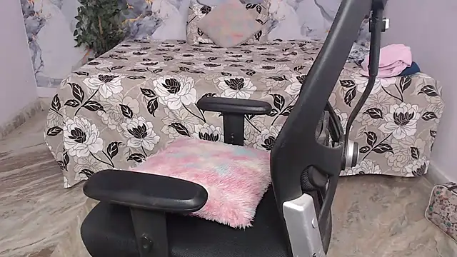 Deevisha-queen webcam