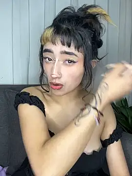 baby_akuma webcam