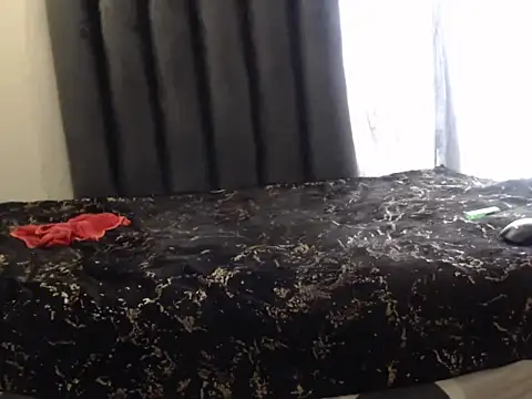 Zuri33 webcam