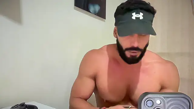 romeolovedark live cam on StripChat