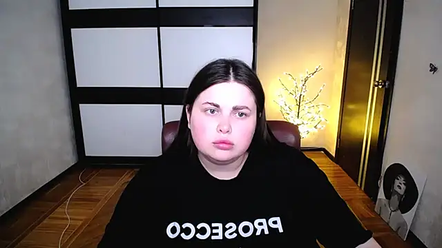 Emily_Mo webcam