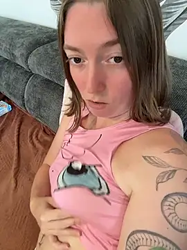 Daisy_Michto_Officiel live cam on StripChat