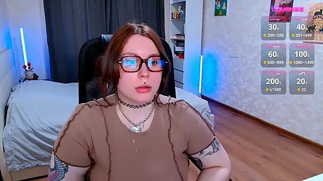 ur_geekgirl live cam on StripChat