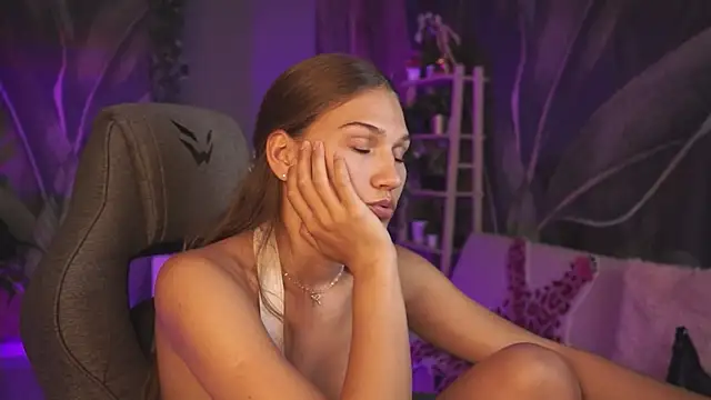 Sweet_Emilya webcam