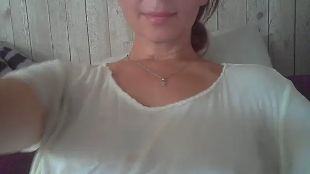Bella--White webcam