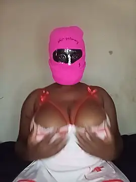 miss_adaeze webcam