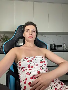 CurlyLara live sex cam