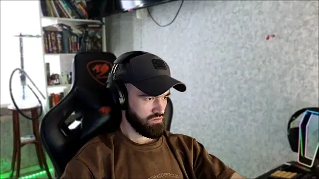 _Serious_Man webcam