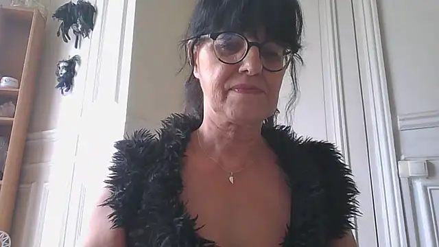 sarahspotlight - Sarahspotlight's free webcam - UK Sex Cams