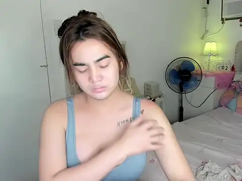 nica_doll webcam