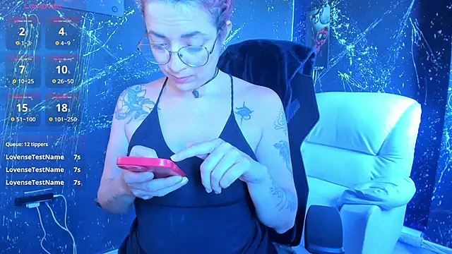 RoxanneStorm_ webcam
