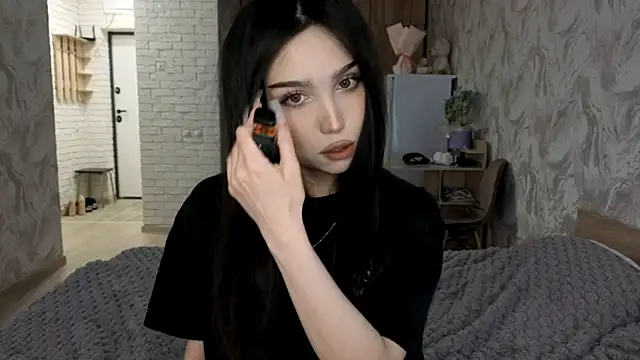 Qwami_Amie webcam