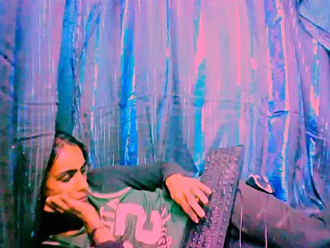 Alanadelray21 webcam