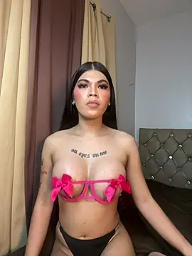 DanikaLovve webcam