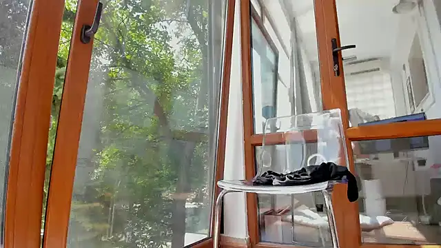 Naila18 webcam
