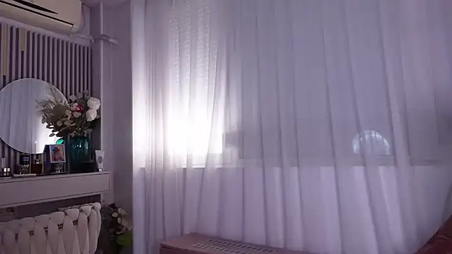 JullyBlair webcam