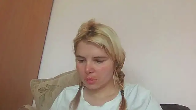 HornyElena webcam