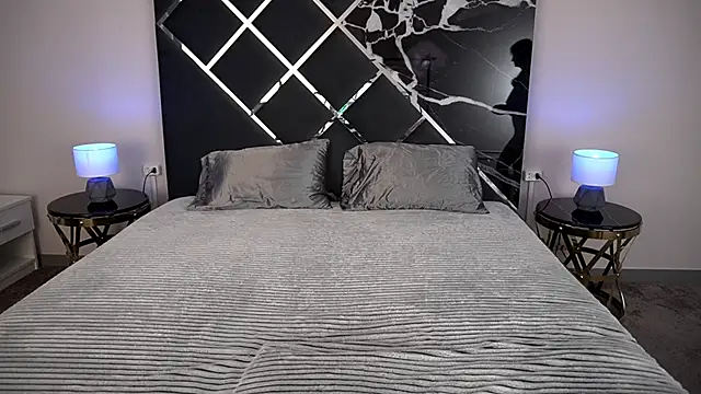 CyrenaLuxe webcam