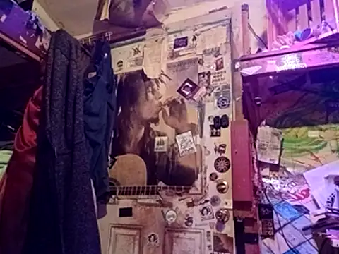 nearby_causual webcam