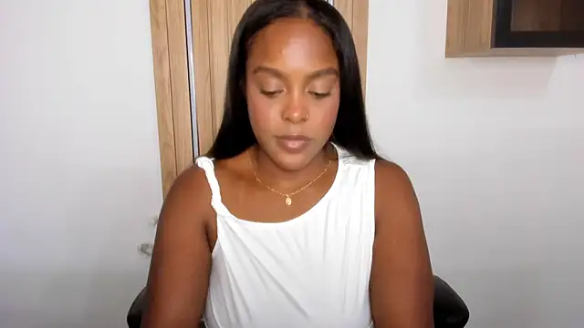 Emma_jonness webcam
