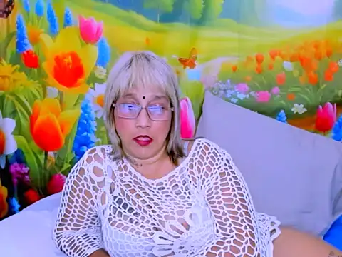 indianroxy webcam