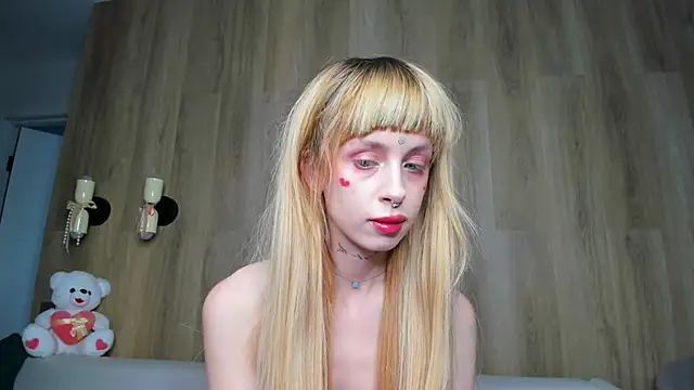 FlowerOfSin2001 live cam on StripChat