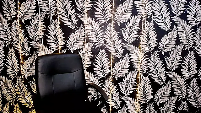 Olivia_playful webcam