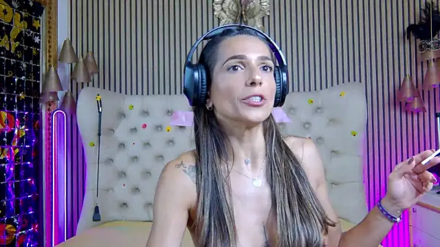 PlayfulShow webcam