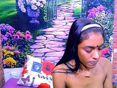 IndianPretty14u2Luv webcam
