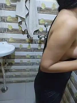 CuteSarikaLIVE live cam on StripChat