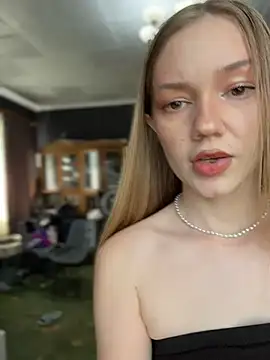 MilaMoone webcam