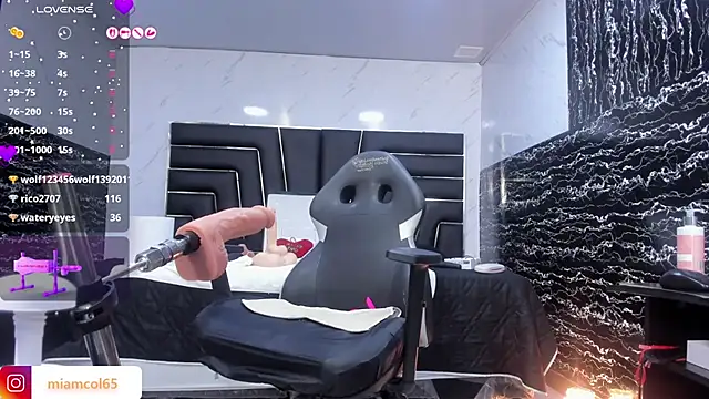 Ladyy_Scarlett webcam