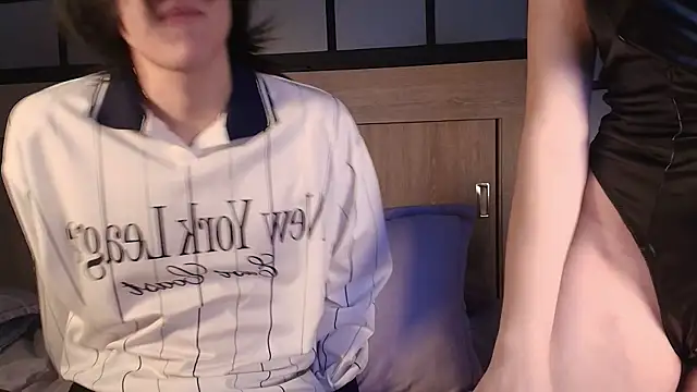 Daphne_and_Roger_ webcam