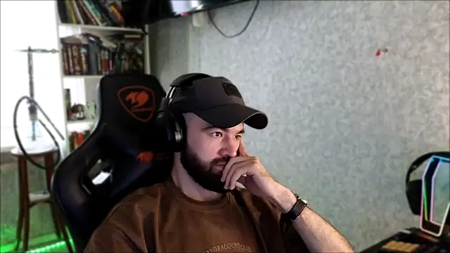 _Serious_Man webcam