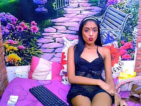 IndianPretty14u2Luv webcam