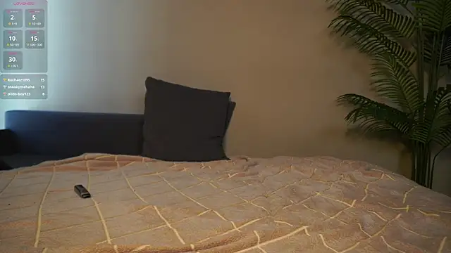 SantaLucci live cam on StripChat