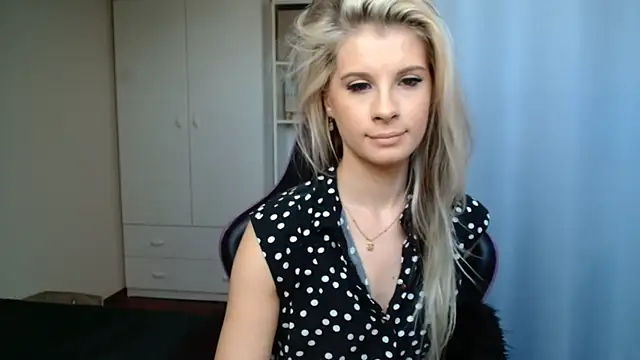 adult chat cam KristineGlow