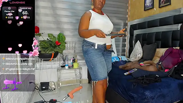 nudist chat Sheyla Ebony