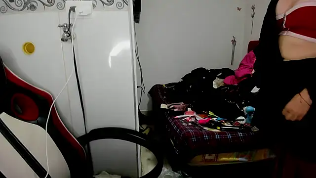 Sweet-Suck69 webcam