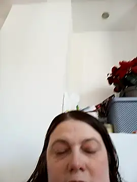HotHornyEmmaX webcam